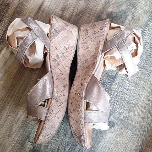 BOC Strappy Heeled Sandal Size 9M - Picture 4 of 14